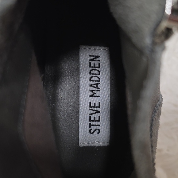 Steve Madden Suede Charcoal Wedge Shoe. Size 7.5 - Picture 10 of 11